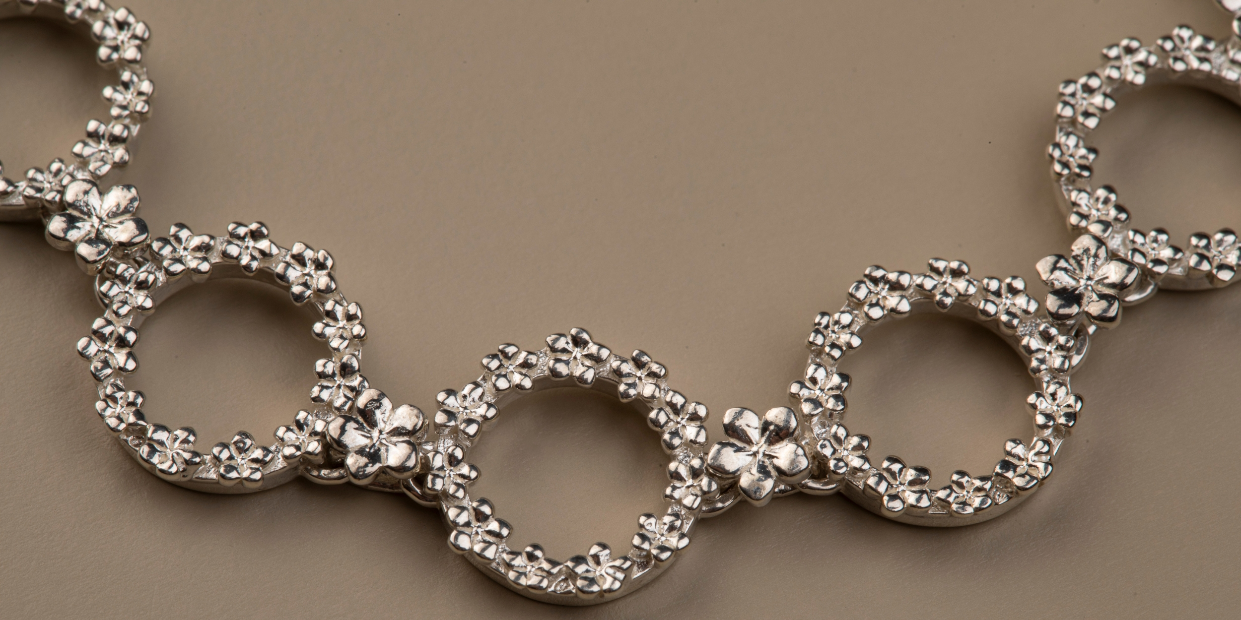 The Forget-Me-Not 'Wreath' Silver Link Bracelet