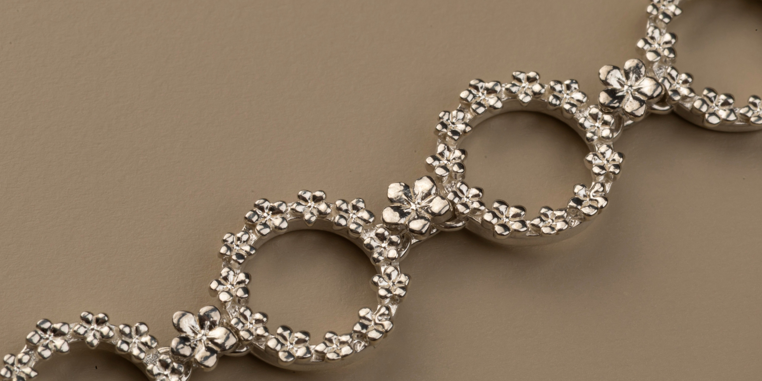 The Forget-Me-Not 'Wreath' Silver Link Bracelet