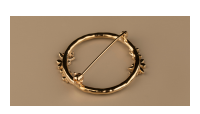 The Forget-Me-Not 'Wreath' Brooch in solid 9-carat Gold