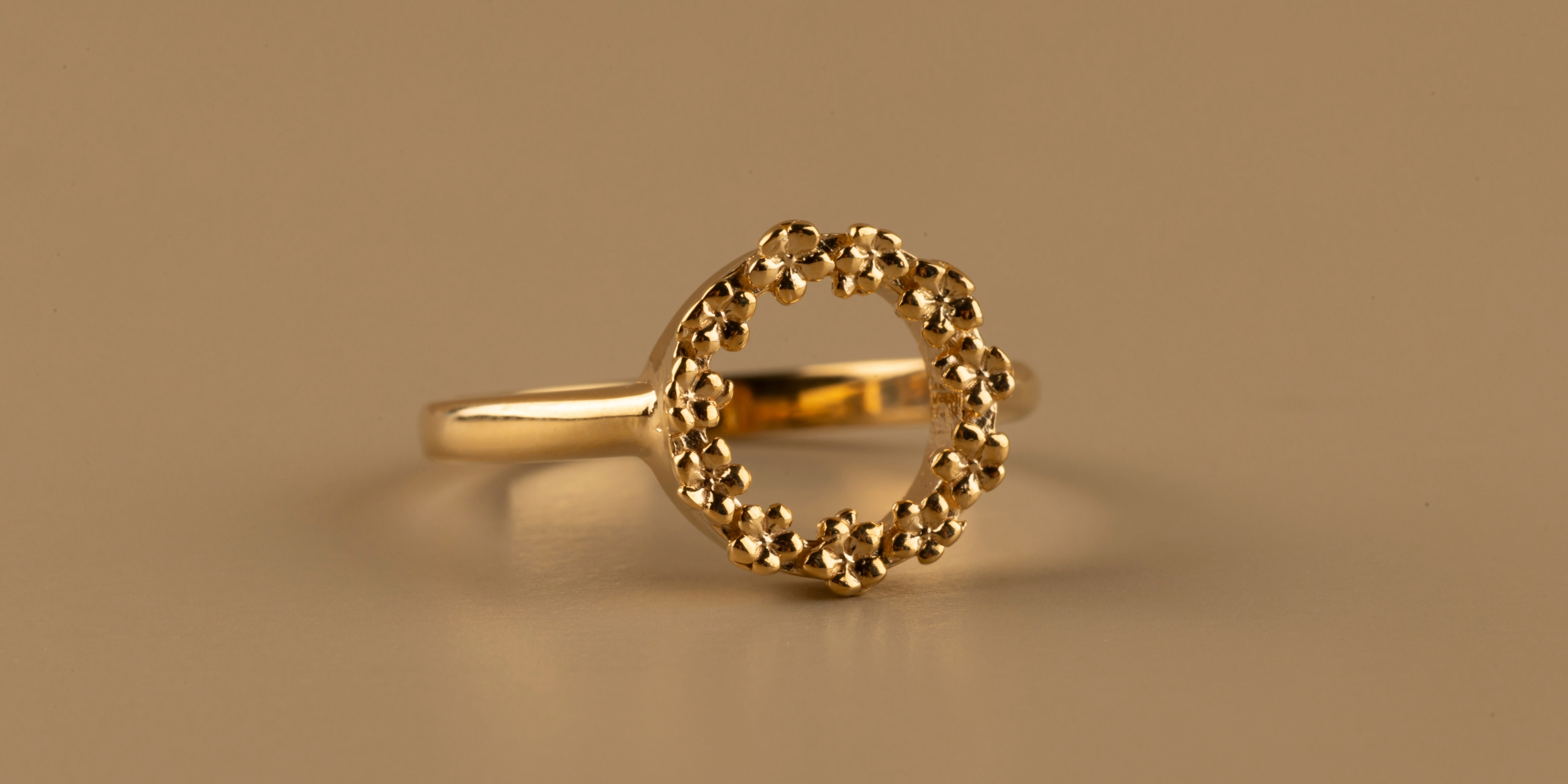 The Forget-Me-Not 'Wreath' Solid 9-carat Gold Ring