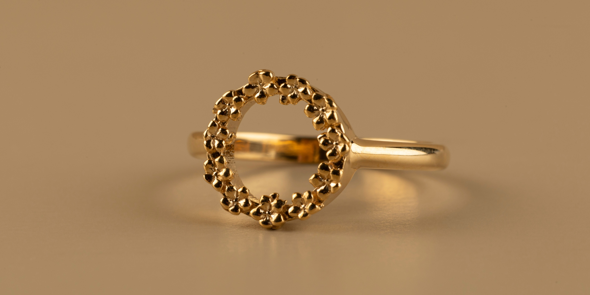 The Forget-Me-Not 'Wreath' Solid 9-carat Gold Ring