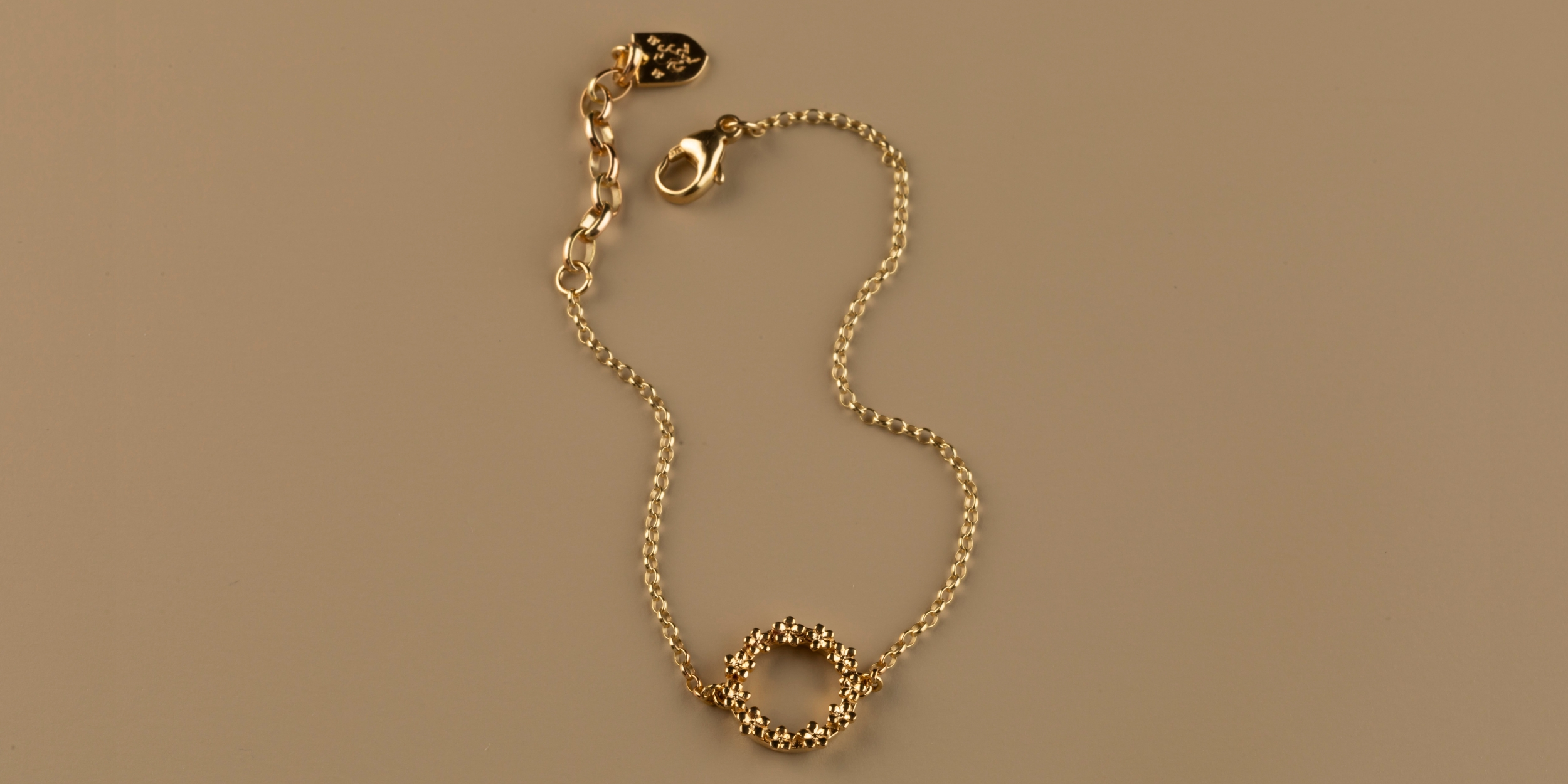 The Forget-Me-Not 'Wreath' Solid 9-carat Gold Bracelet