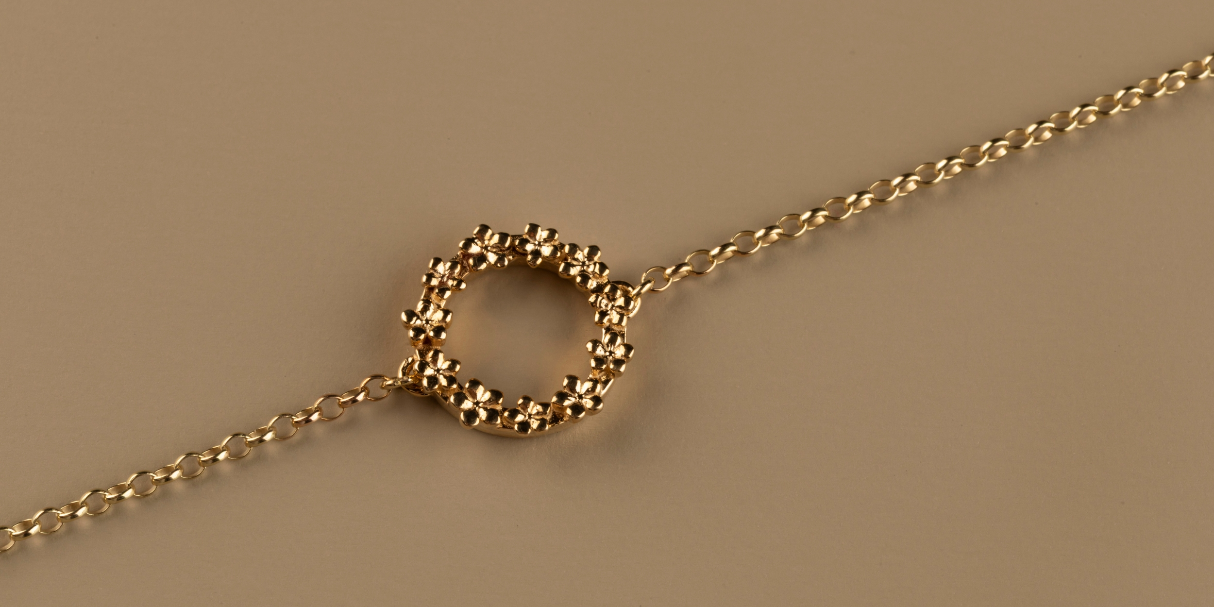 The Forget-Me-Not 'Wreath' Solid 9-carat Gold Bracelet