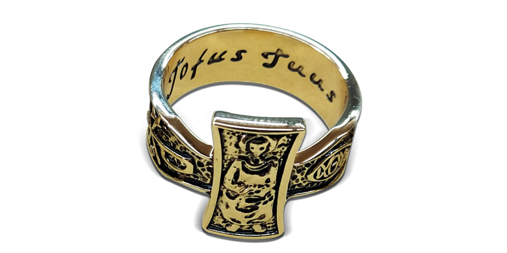  Ring of Pope John Paul II – Replica of The Ring of Fishermen.•	Engraved with the phrase ‘Totus Tuus’ – the personal motto of Pope John Paul II